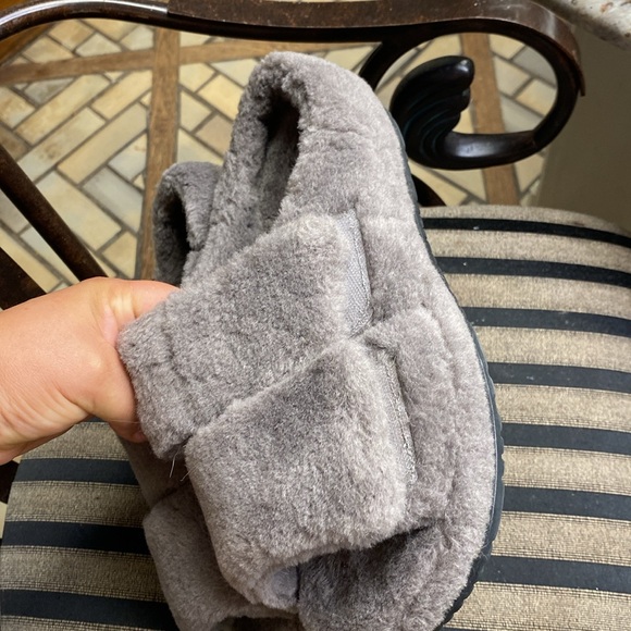 Uggs Velcro fuzzy slippers - Picture 11 of 14